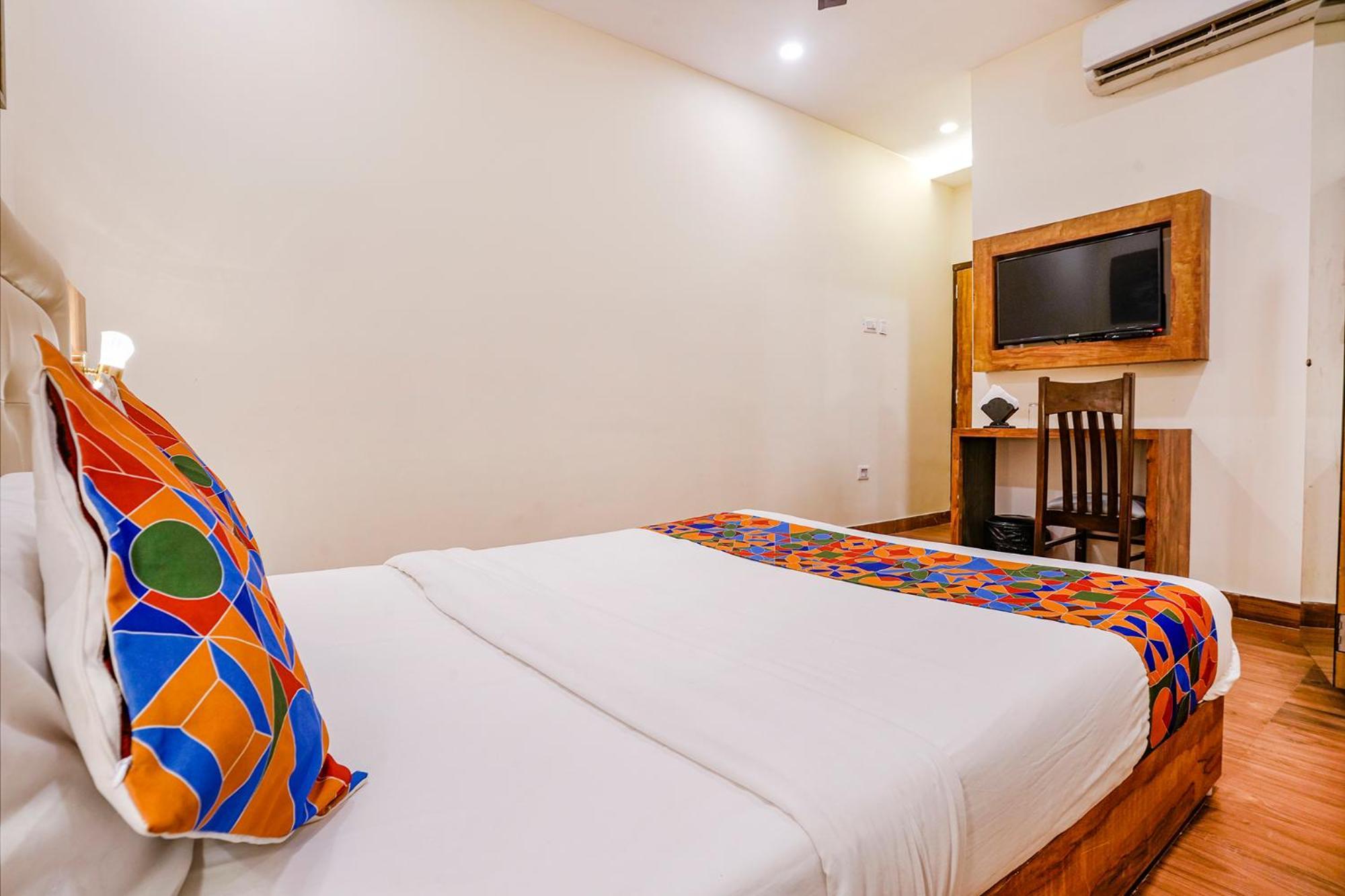 Fabhotel Grand Prime Nr Nesco Hotel Mumbai Exterior photo
